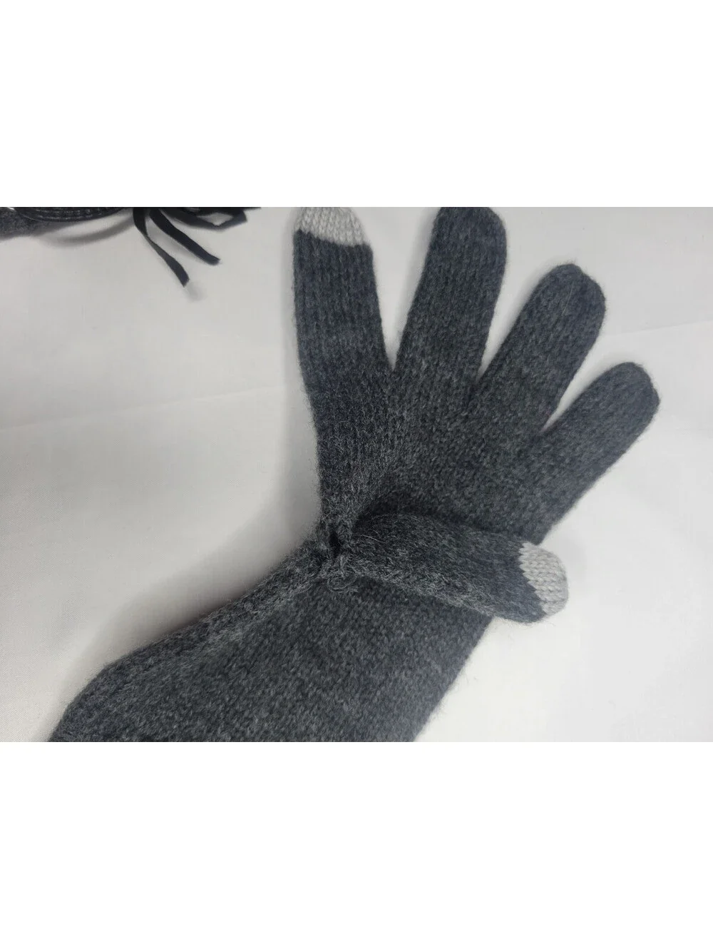 Michael Kors Tech Friendly Tassel Gloves Mittens Dark Grey Gray O/S   ***READ***